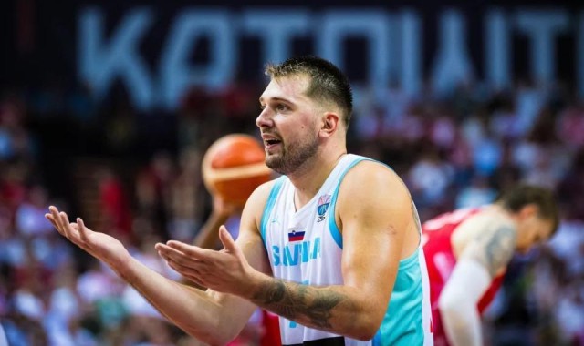 带不动！东契奇两场轰73+12+18仍难求一胜，还爆发赛场冲突